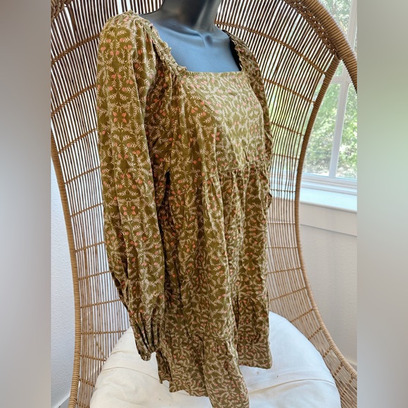 Universal Thread green Floral Balloon
Sleeve Shift Dress Size Medium - Picture 3 of 13